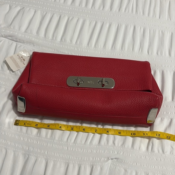 Coach Red Swagger Turn-lock Clutch / Crossbody - Picture 12 of 13
